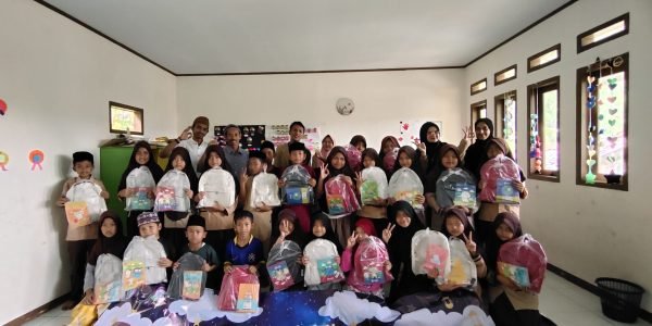 module:1facing:0; ?hw-remosaic: 0; ?touch: (0.39930558, 0.39930558); ?modeInfo: ; ?sceneMode: LLHDR; ?cct_value: 0; ?AI_Scene: (-1, -1); ?aec_lux: 0.0; ?hist255: 0.0; ?hist252~255: 0.0; ?hist0~15: 0.0; ?module:1facing:0;
hw-remosaic: 0;
touch: (0.39930558, 0.39930558);
modeInfo: ;
sceneMode: LLHDR;
cct_value: 0;
AI_Scene: (-1, -1);
aec_lux: 0.0;
hist255: 0.0;
hist252~255: 0.0;
hist0~15: 0.0;